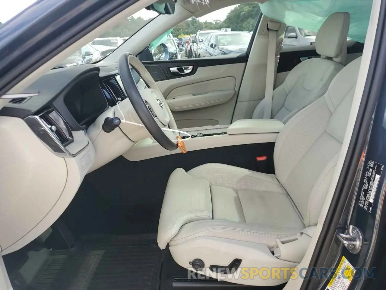 7 Photograph of a damaged car YV4L12RL3N1045404 VOLVO XC60 B5 IN 2022