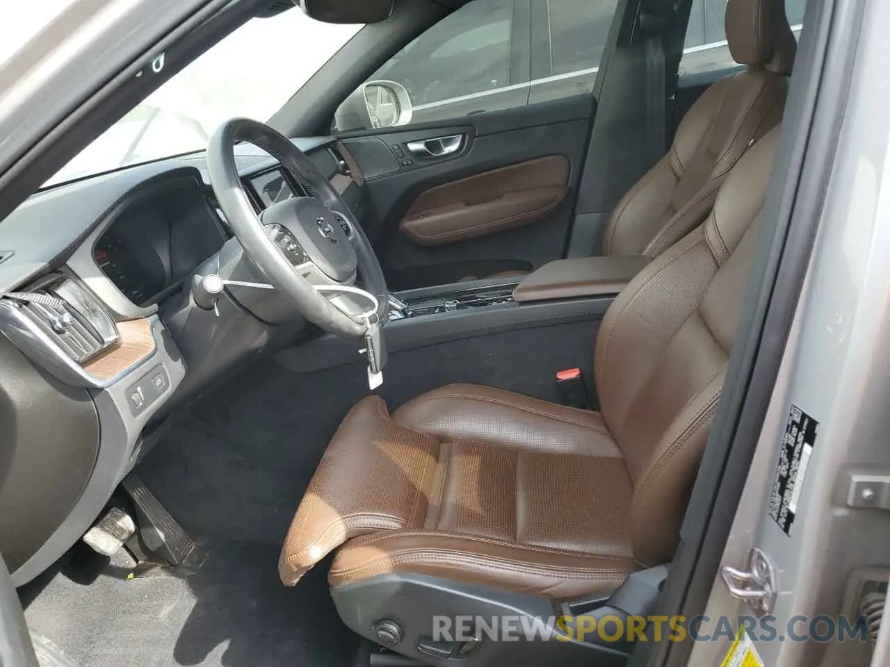 7 Photograph of a damaged car YV4L12RL3N1914969 VOLVO XC60 B5 IN 2022