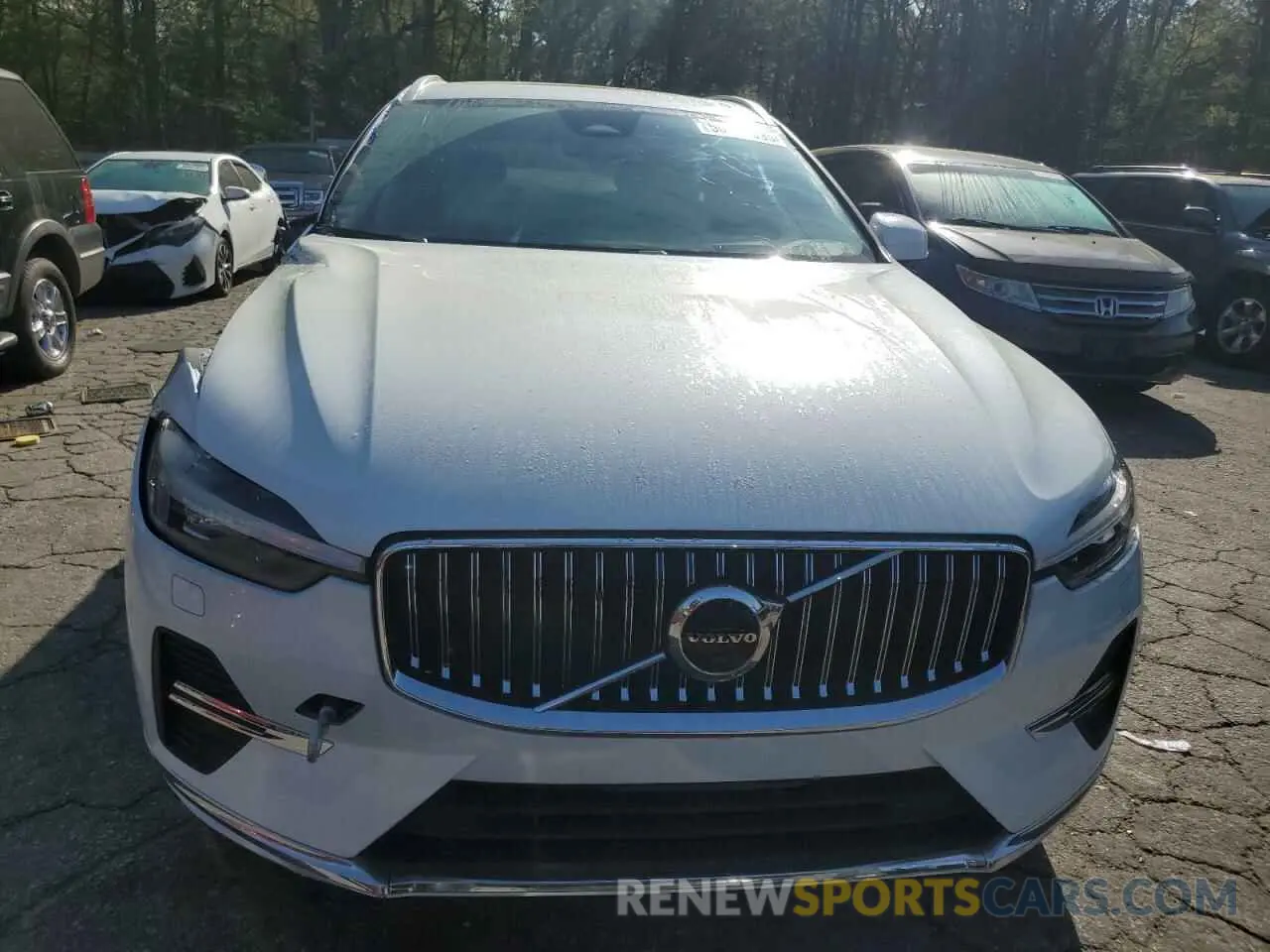 5 Photograph of a damaged car YV4L12RL6N1044909 VOLVO XC60 B5 IN 2022
