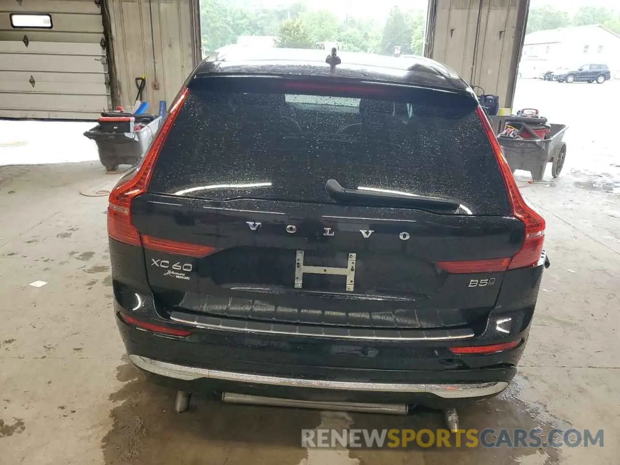 6 Photograph of a damaged car YV4L12RL7N1058933 VOLVO XC60 B5 IN 2022