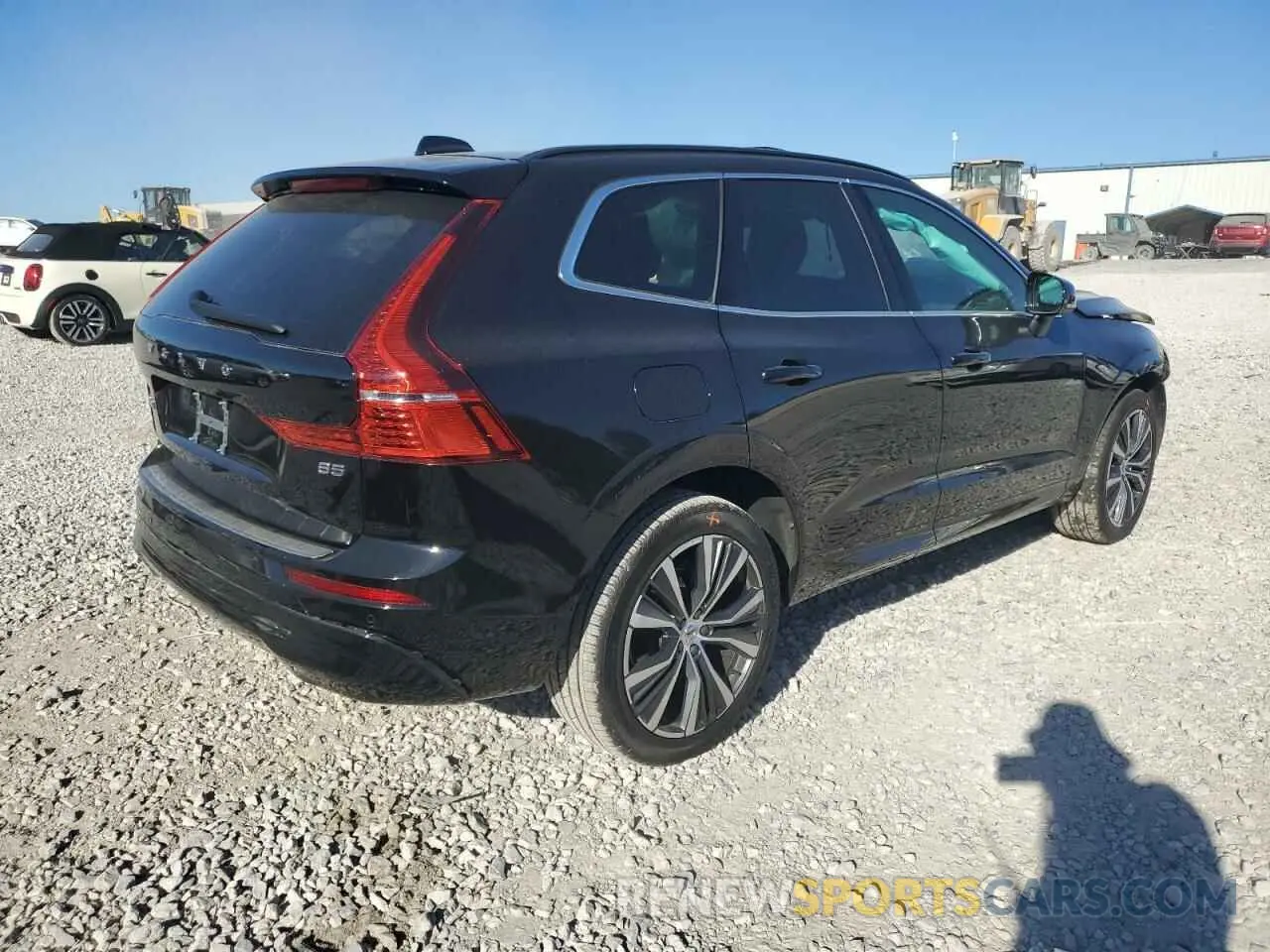 3 Photograph of a damaged car YV4L12DK6N1972931 VOLVO XC60 B5 MO 2022
