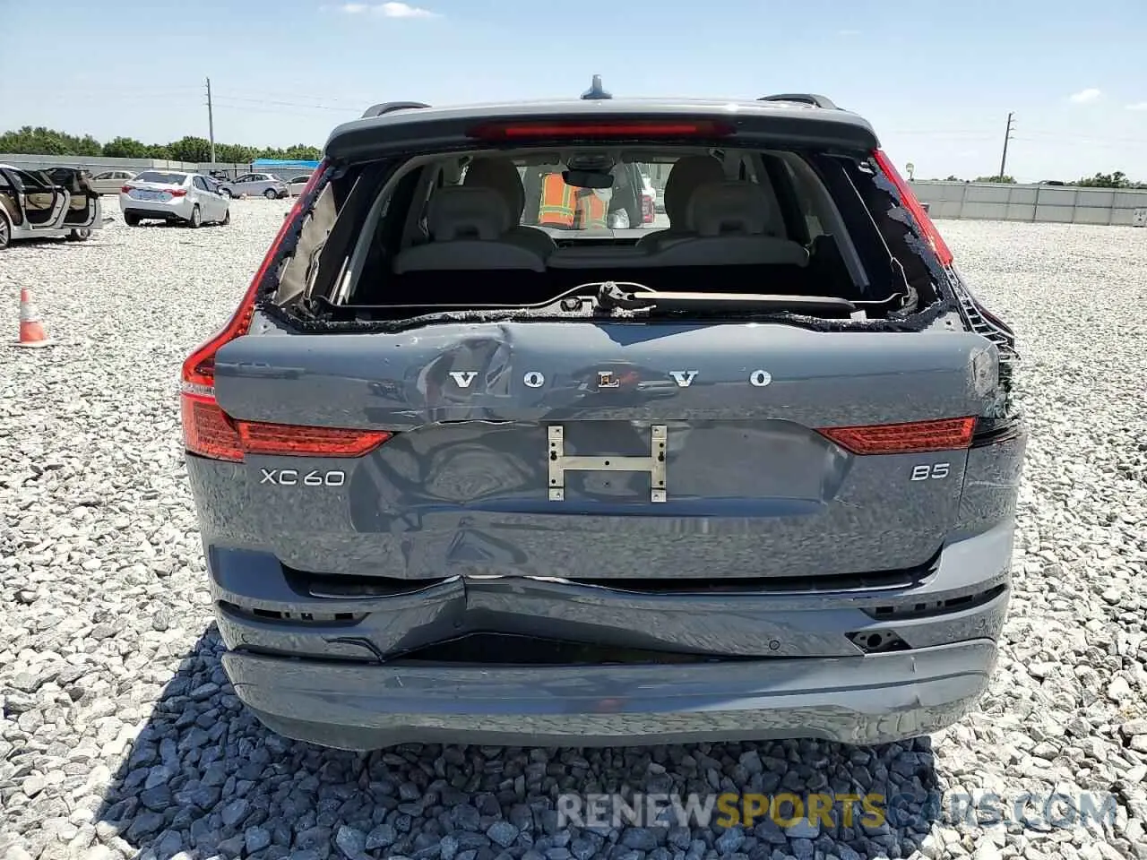 6 Photograph of a damaged car YV4L12DK7N1925777 VOLVO XC60 B5 MO 2022