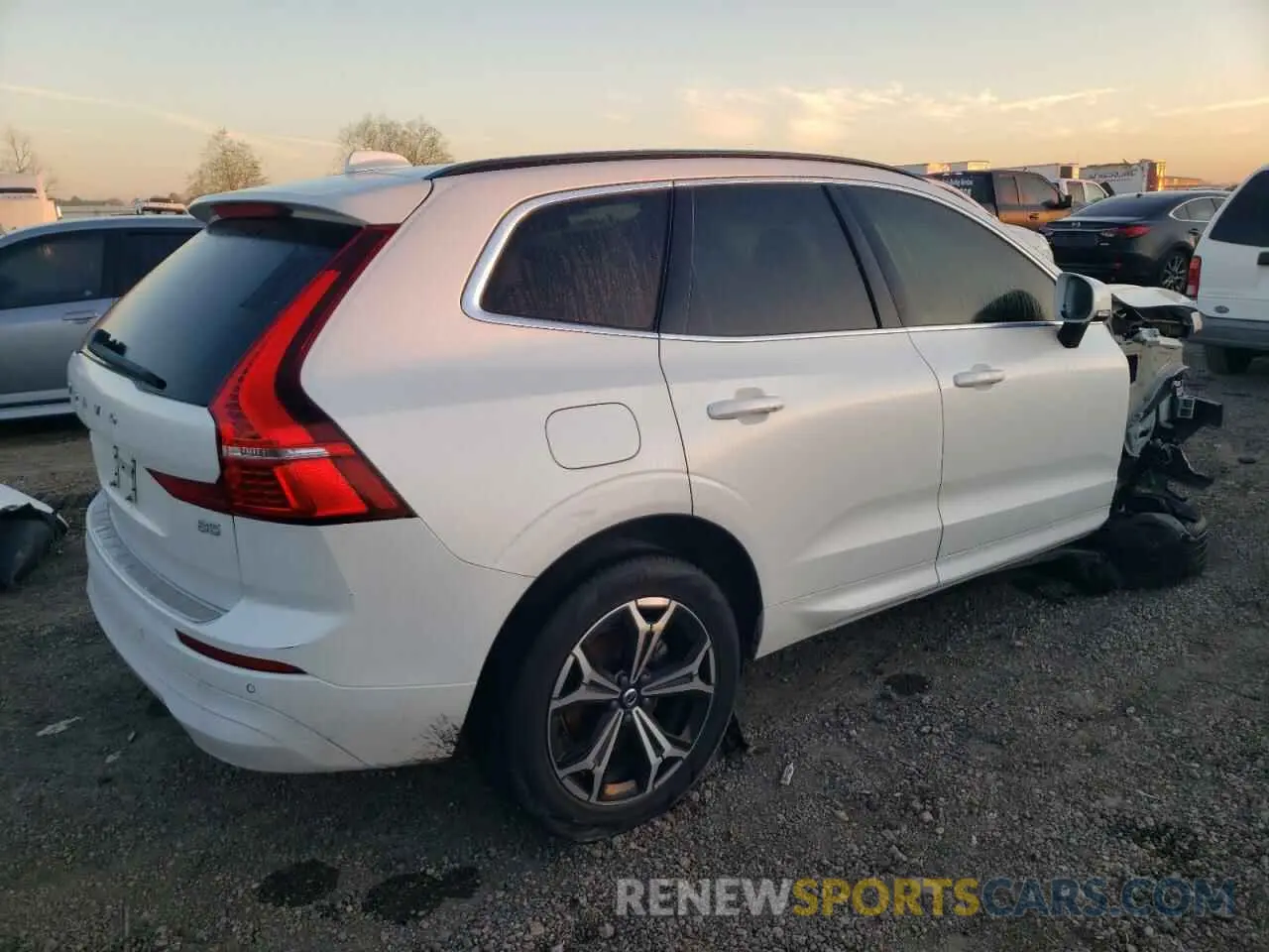 3 Photograph of a damaged car YV4L12DK7N1964479 VOLVO XC60 B5 MO 2022