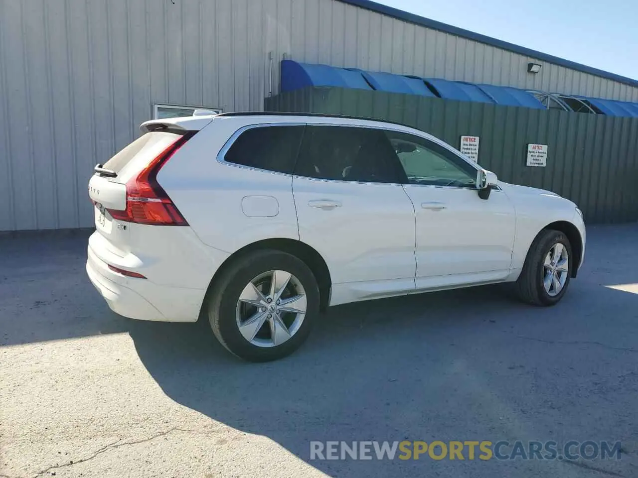 3 Photograph of a damaged car YV4L12RK1N1036241 VOLVO XC60 B5 MO 2022