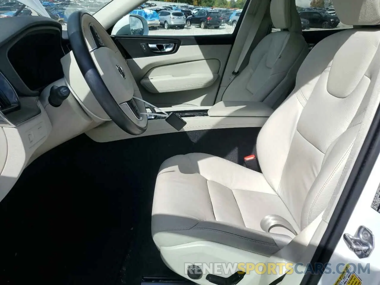 7 Photograph of a damaged car YV4L12RK2N1954886 VOLVO XC60 B5 MO 2022