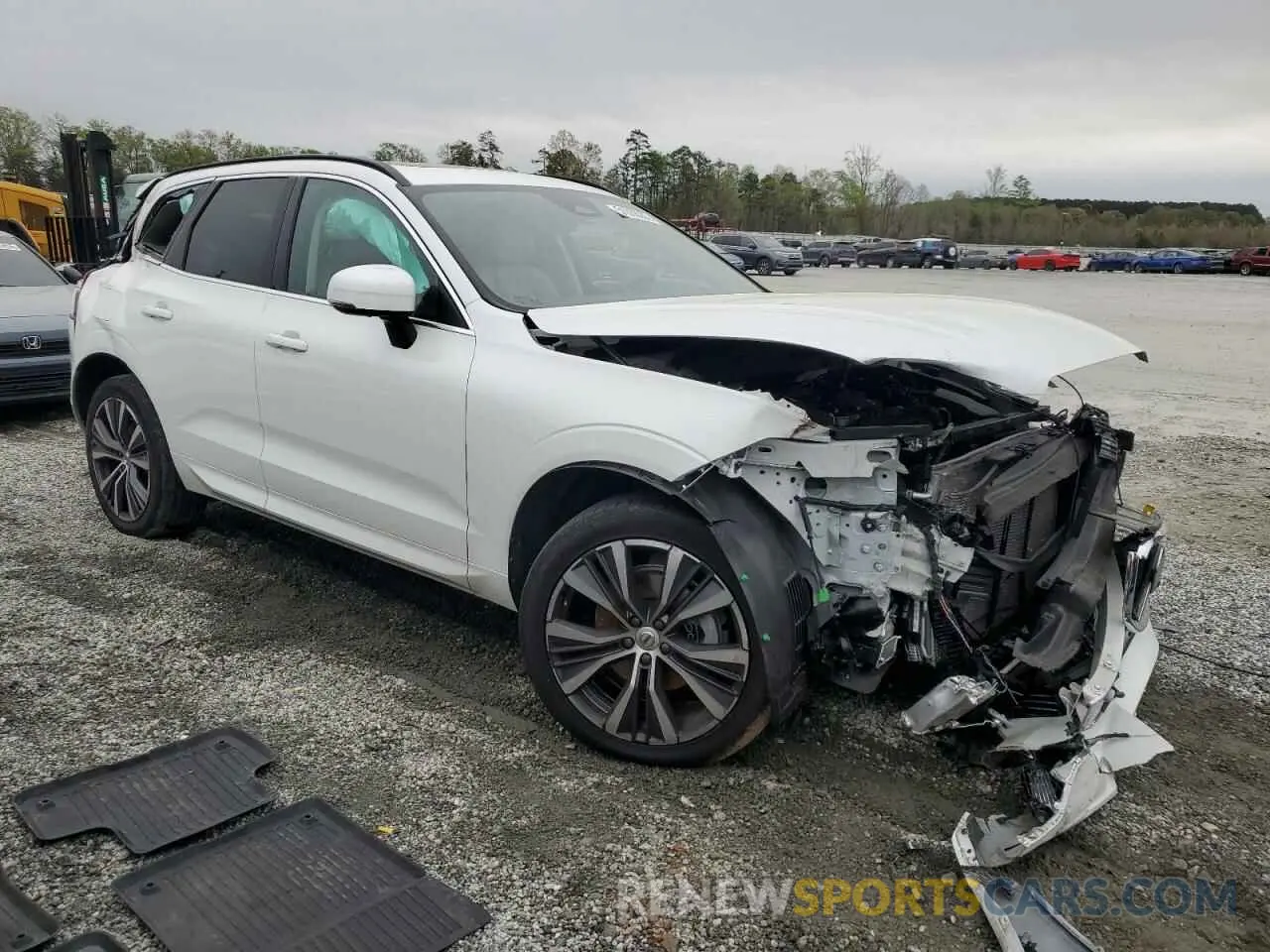 4 Photograph of a damaged car YV4L12RK3N1083867 VOLVO XC60 B5 MO 2022