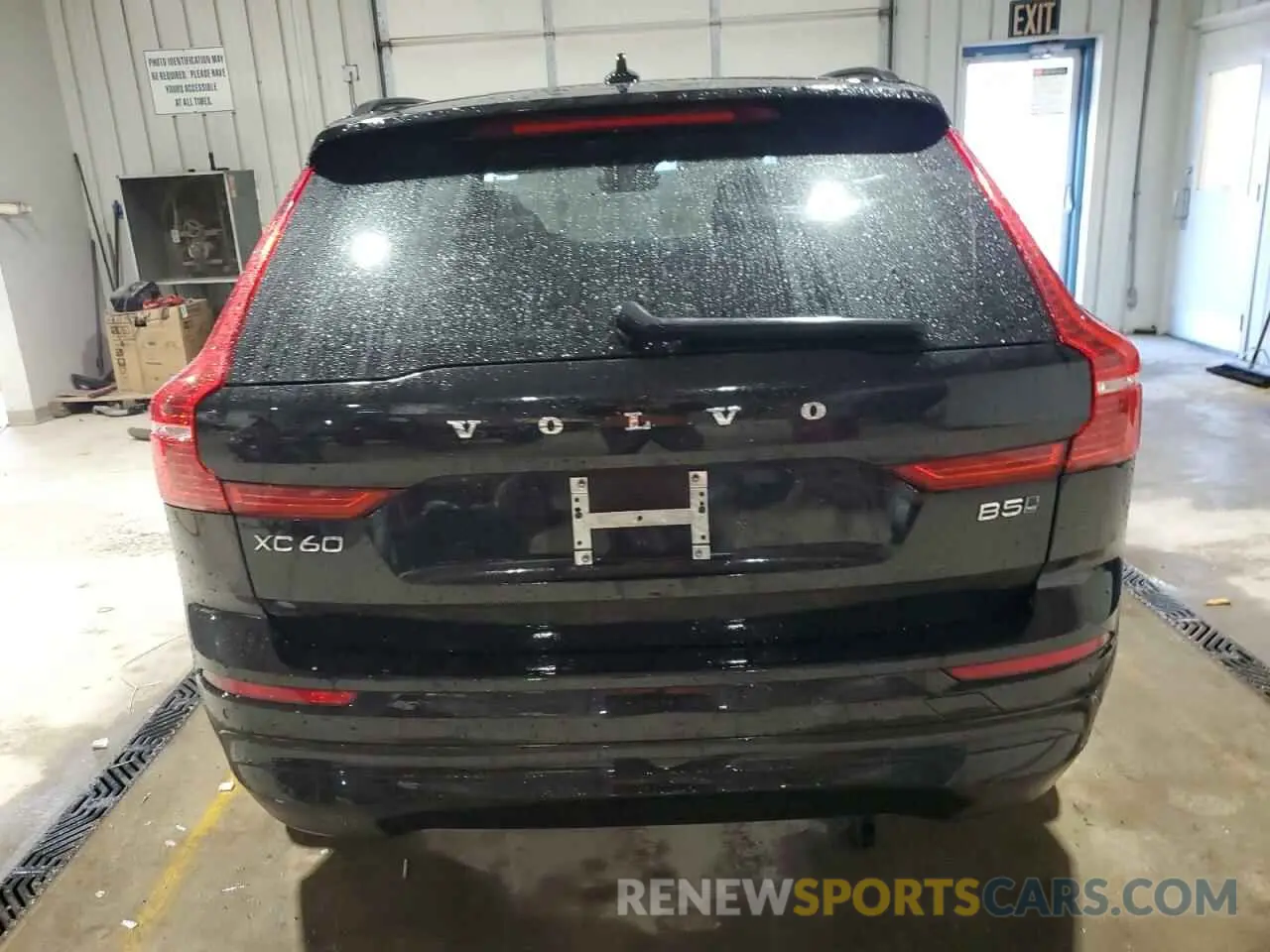 6 Photograph of a damaged car YV4L12RK5N1004912 VOLVO XC60 B5 MO 2022