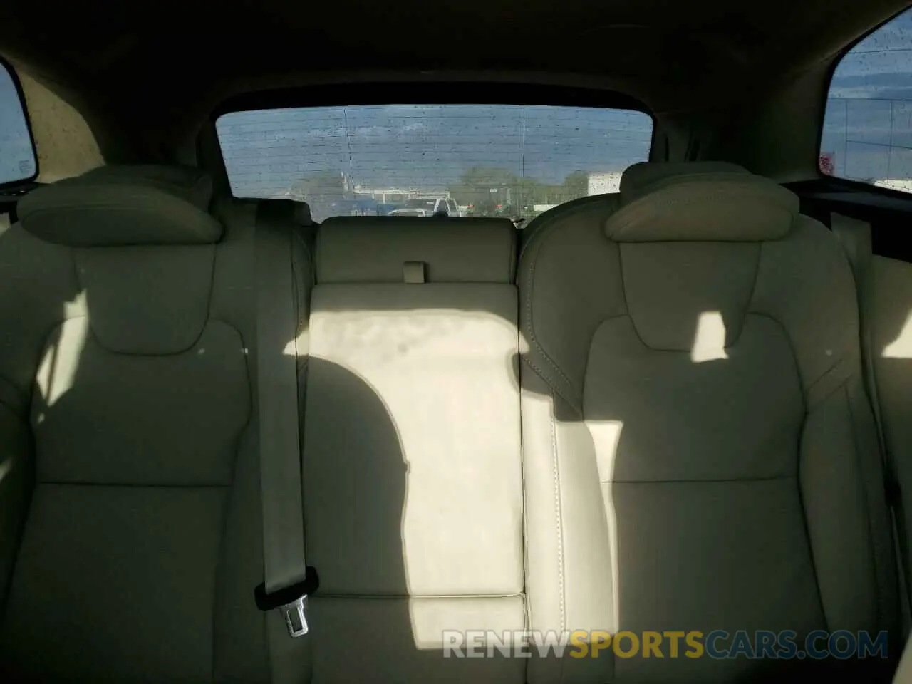 10 Photograph of a damaged car YV4062RL2N1054938 VOLVO XC60 B6 IN 2022