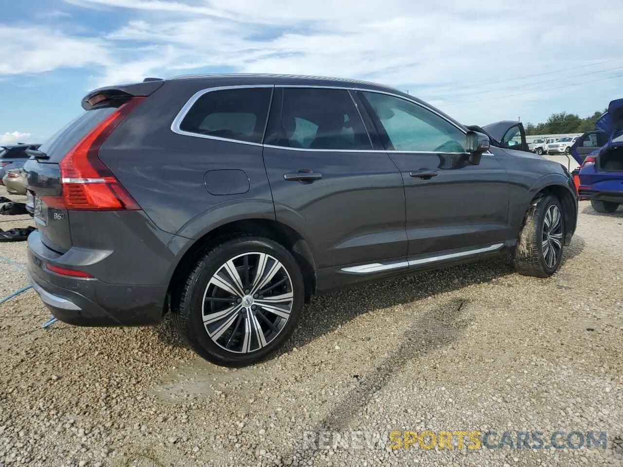 3 Photograph of a damaged car YV4062RL2N1054938 VOLVO XC60 B6 IN 2022