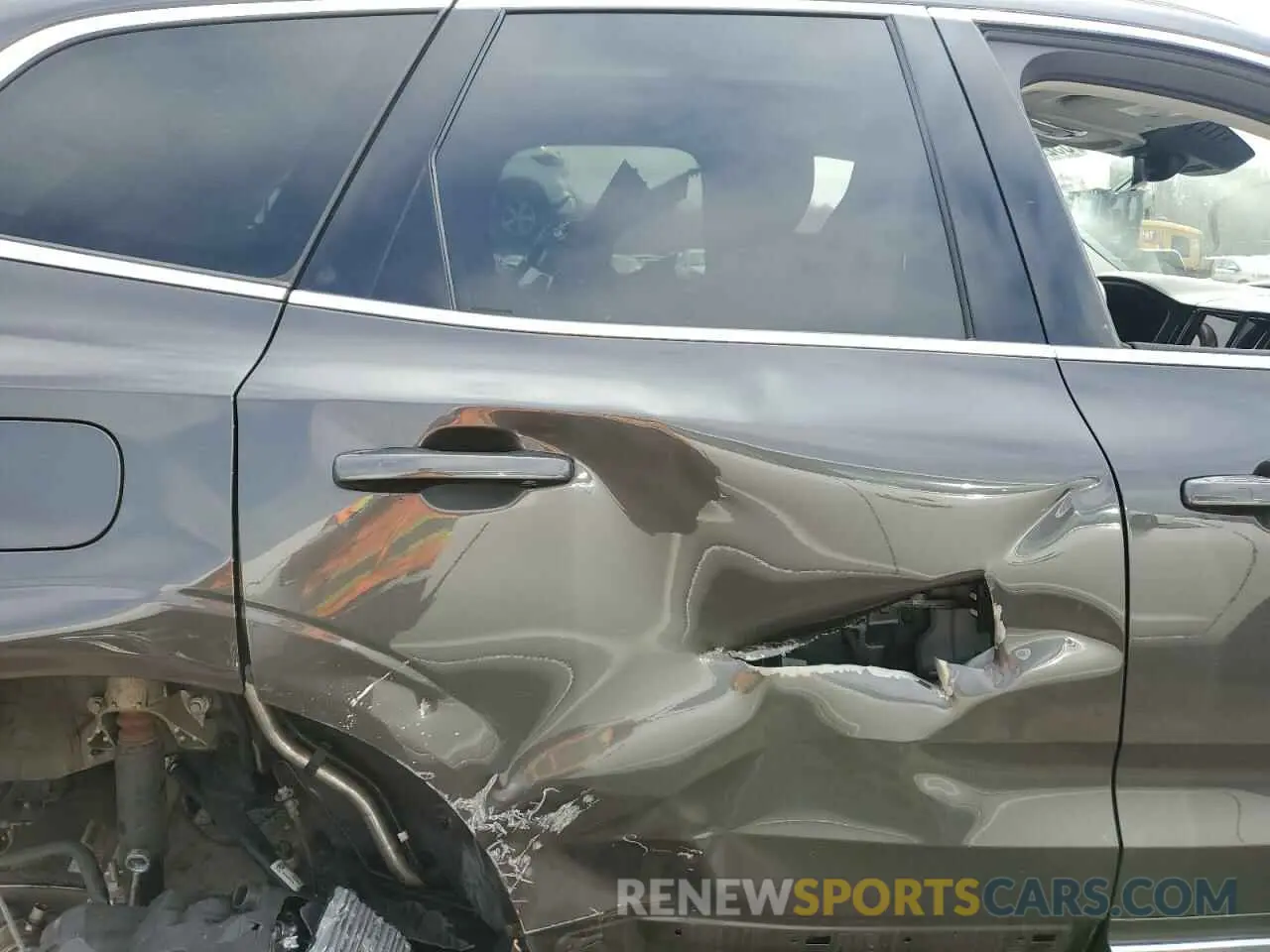 10 Photograph of a damaged car YV4062RL8N1905916 VOLVO XC60 B6 IN 2022