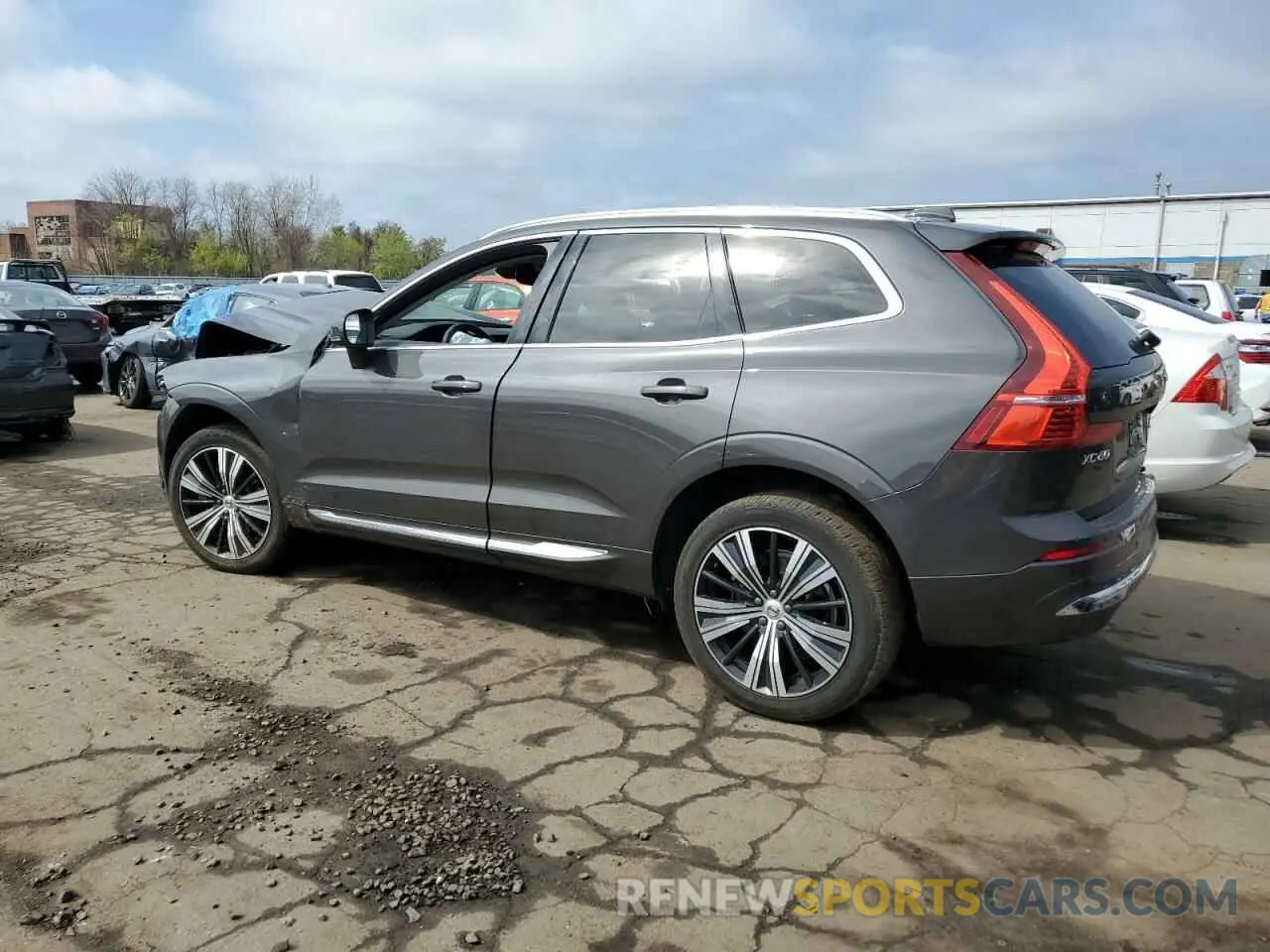2 Photograph of a damaged car YV4062RL8N1905916 VOLVO XC60 B6 IN 2022
