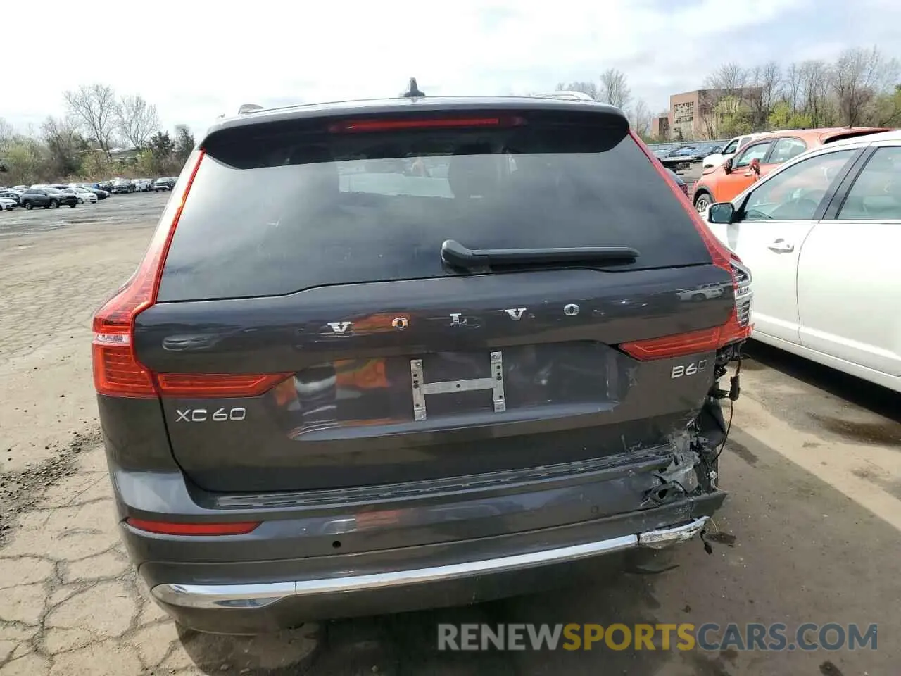 6 Photograph of a damaged car YV4062RL8N1905916 VOLVO XC60 B6 IN 2022