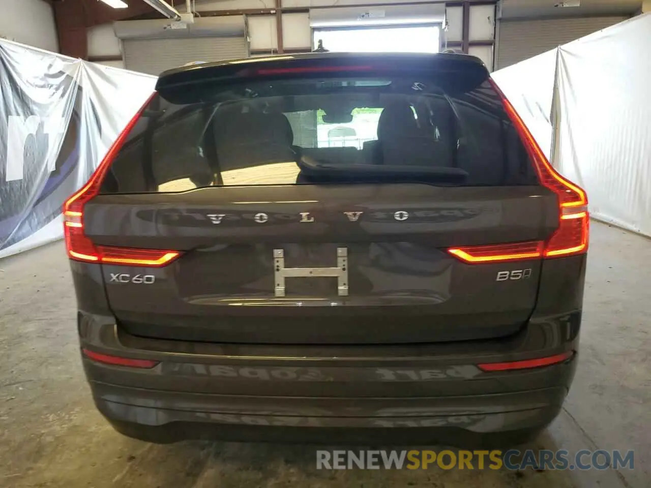 6 Photograph of a damaged car YV4L12RK6P1369828 VOLVO XC60 CORE 2023