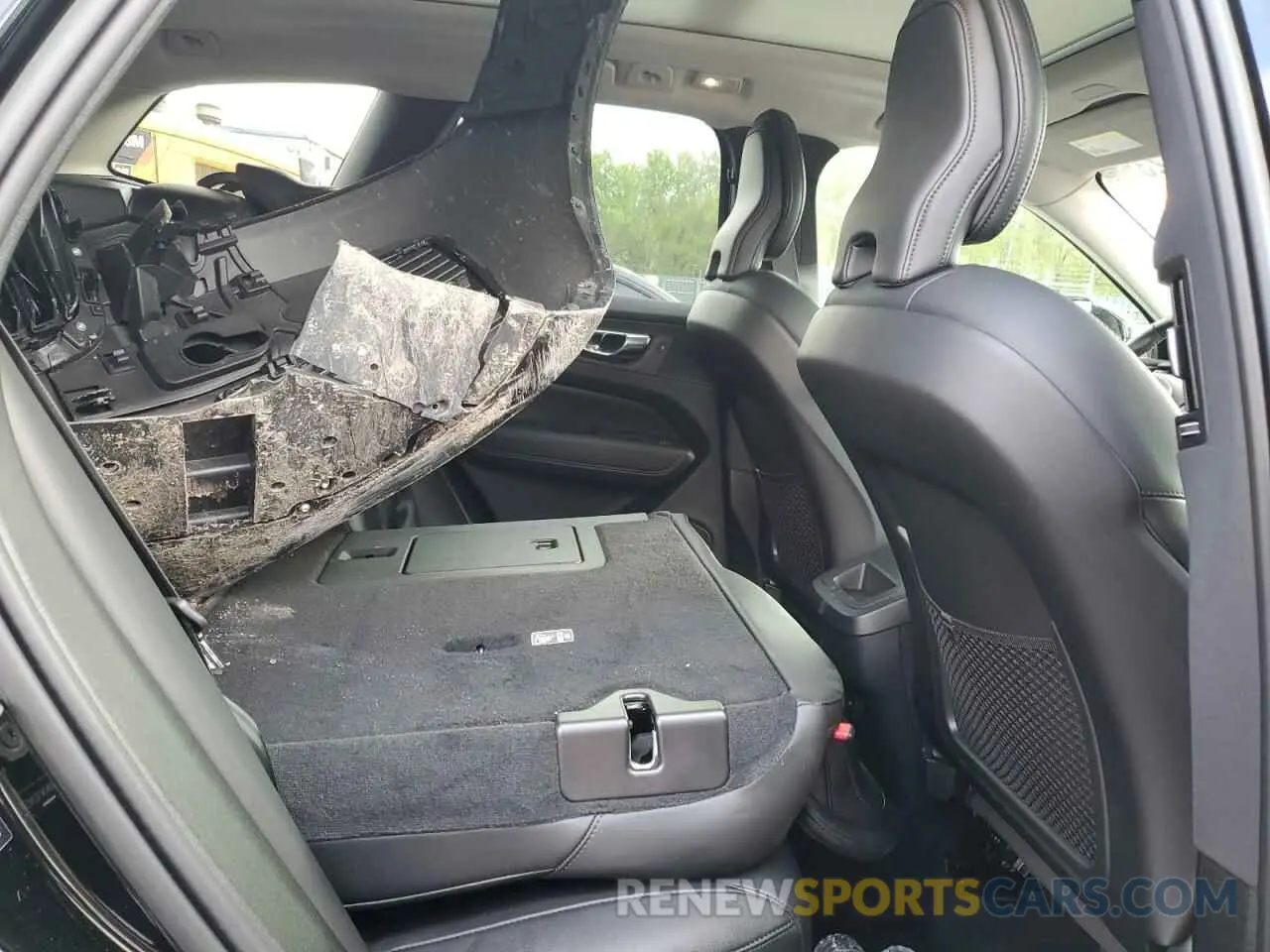 11 Photograph of a damaged car YV4L12RKXP1331650 VOLVO XC60 CORE 2023