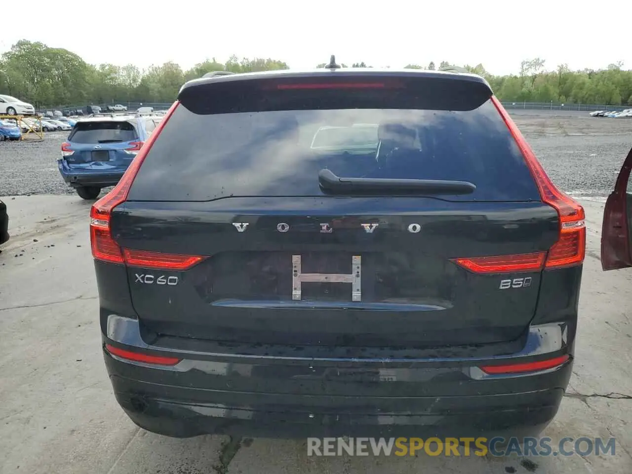 6 Photograph of a damaged car YV4L12RKXP1331650 VOLVO XC60 CORE 2023