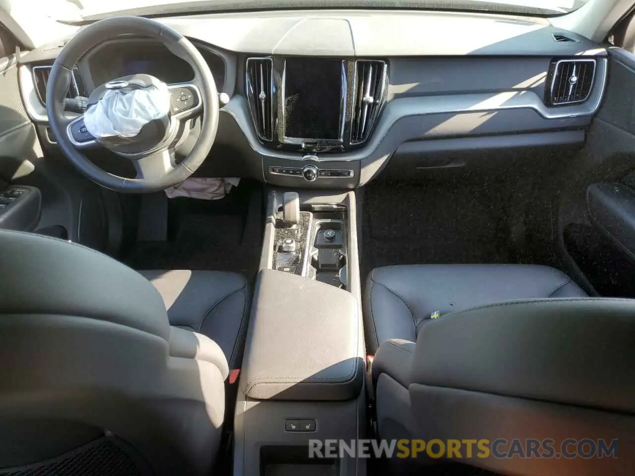 8 Photograph of a damaged car YV4L12RV5P1203777 VOLVO XC60 CORE 2023