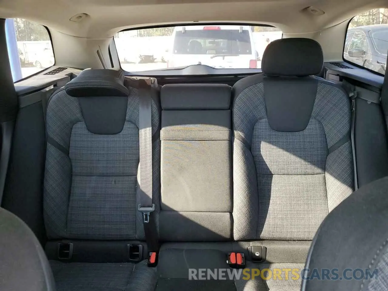 10 Photograph of a damaged car YV4L12RV5P1209966 VOLVO XC60 CORE 2023