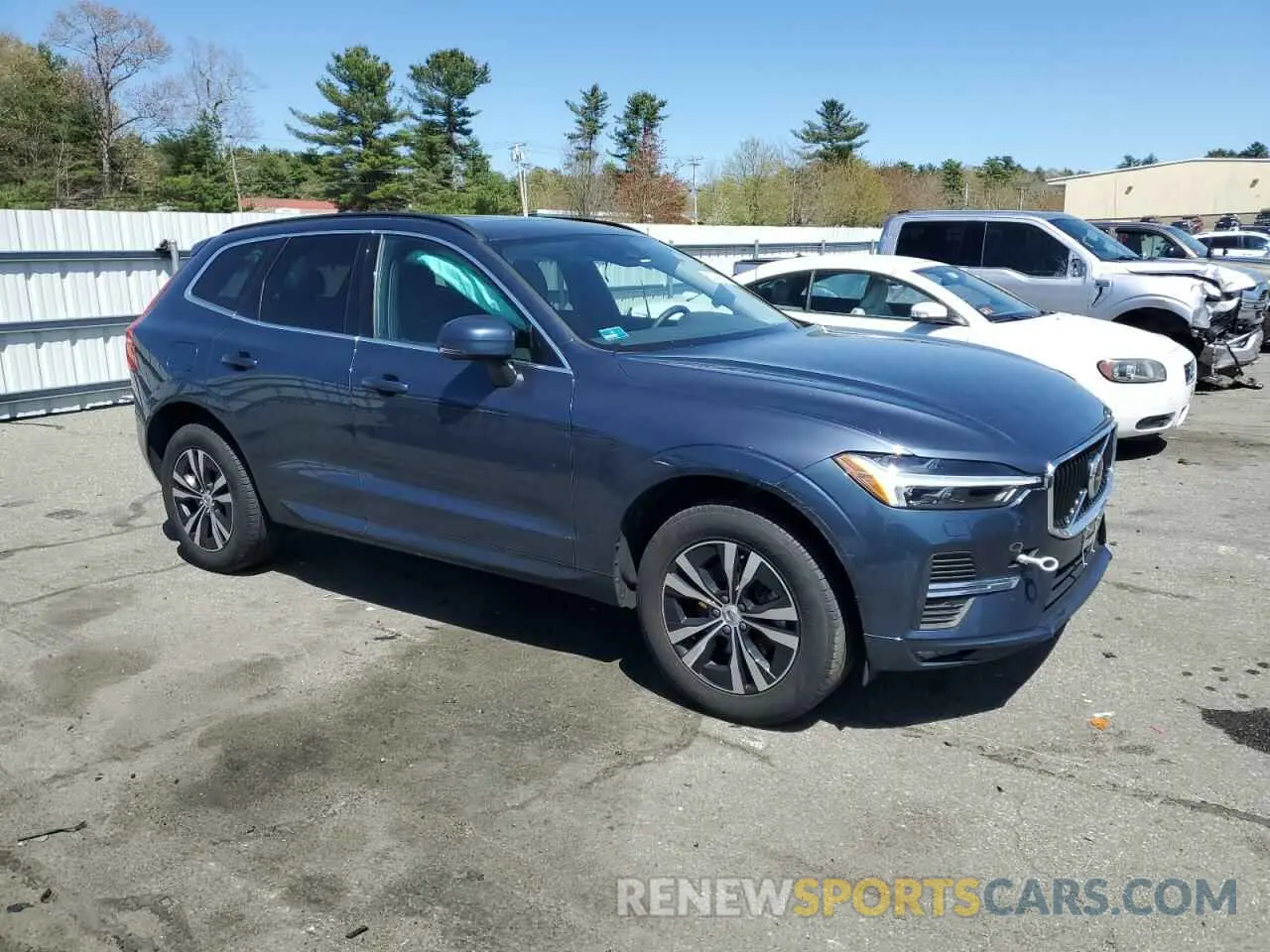 4 Photograph of a damaged car YV4L12RV9P1321315 VOLVO XC60 CORE 2023