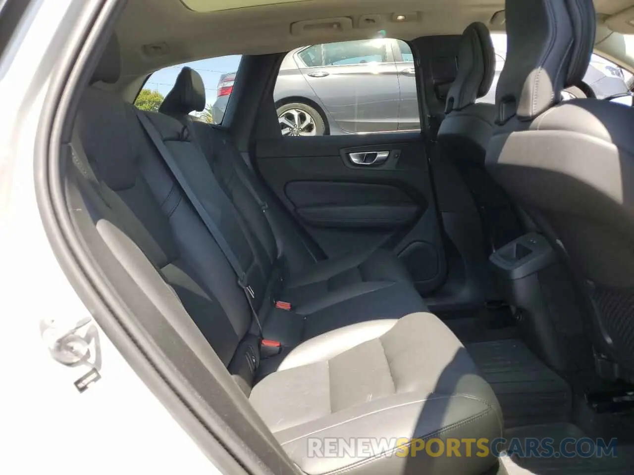 11 Photograph of a damaged car YV4L12RK3R1835993 VOLVO XC60 CORE 2024