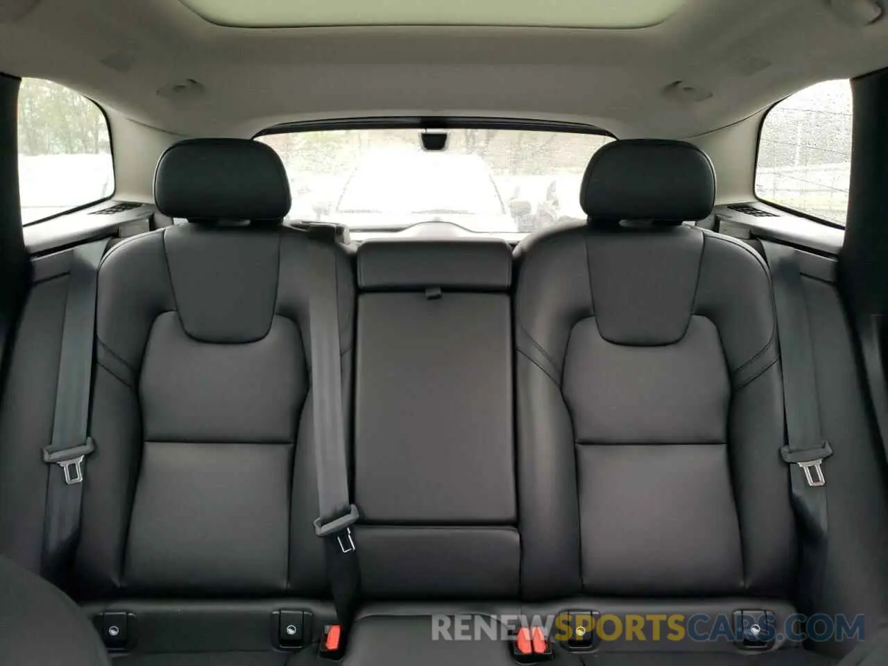 10 Photograph of a damaged car YV4H60RJ1S1012813 VOLVO XC60 CORE 2025