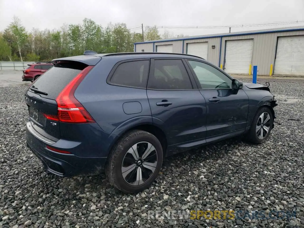 3 Photograph of a damaged car YV4H60RJ1S1012813 VOLVO XC60 CORE 2025