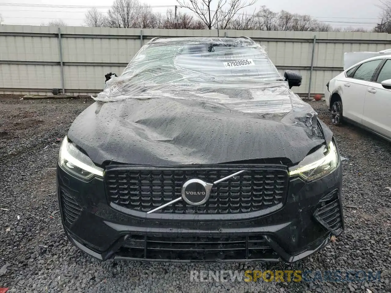 5 Photograph of a damaged car YV4M12RJ5S1016307 VOLVO XC60 CORE 2025
