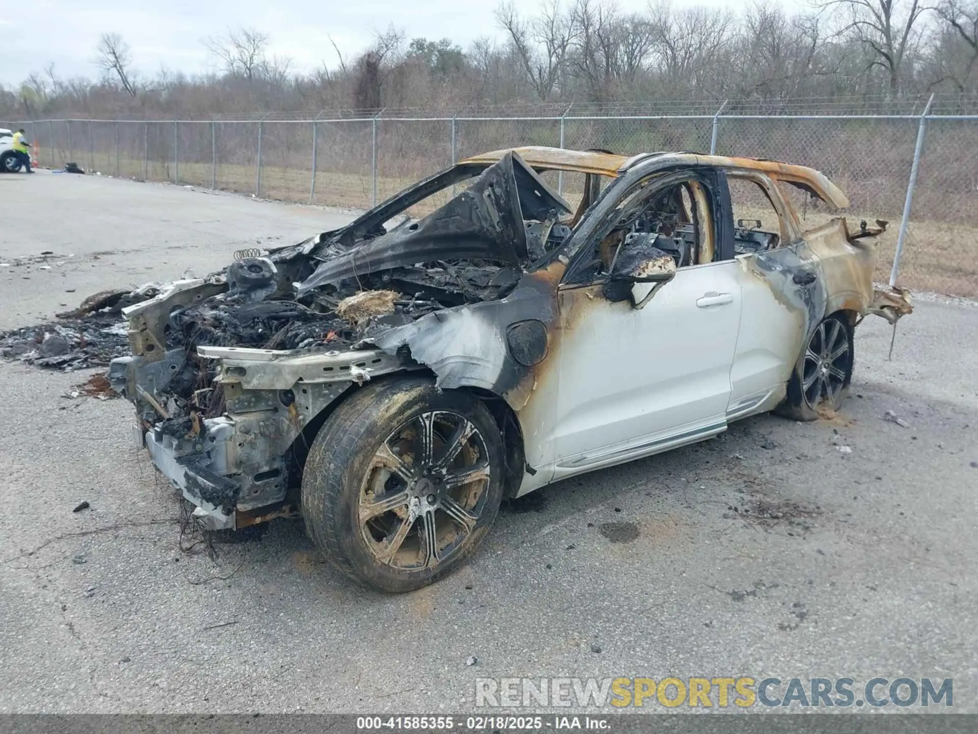 2 Photograph of a damaged car LYVBR0DL4KB234909 VOLVO XC60 HYBRID 2019