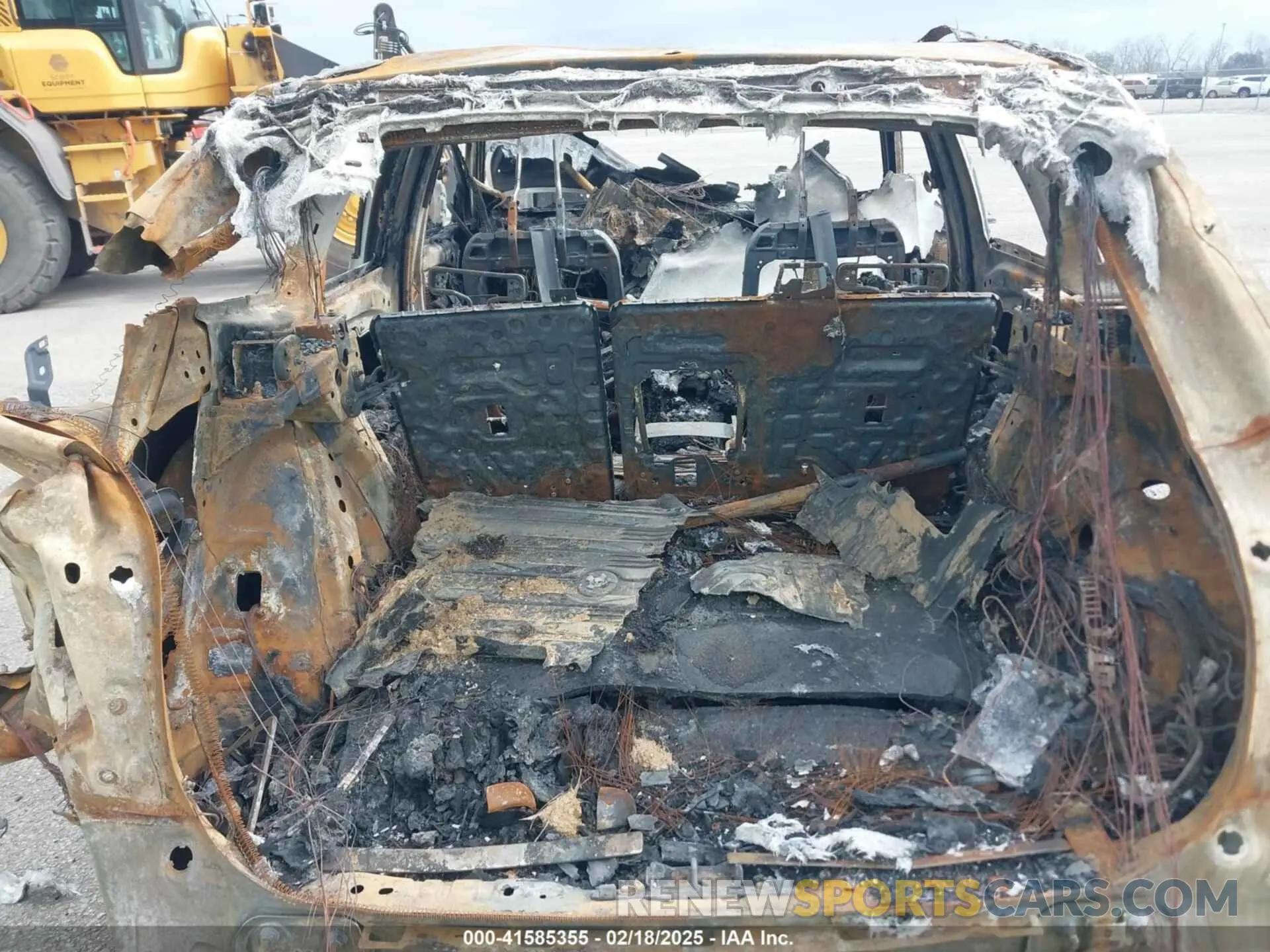 8 Photograph of a damaged car LYVBR0DL4KB234909 VOLVO XC60 HYBRID 2019