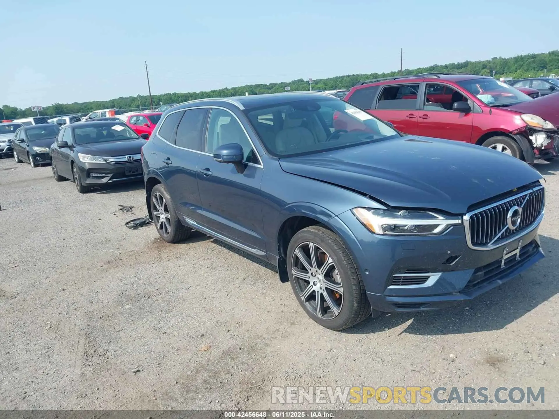 1 Photograph of a damaged car YV4BR0DL4L1512178 VOLVO XC60 HYBRID 2020