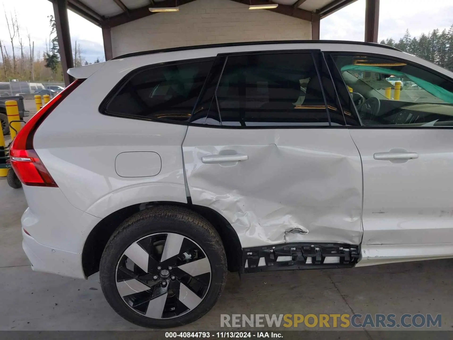 6 Photograph of a damaged car YV4H60RC5S1002092 VOLVO XC60 PLUG-IN HYBRID 2025