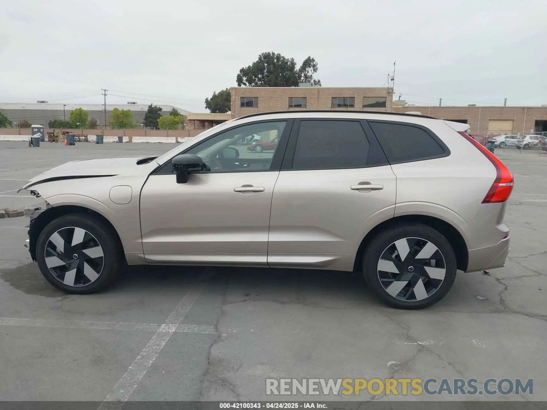 15 Photograph of a damaged car YV4H60RC7S1068305 VOLVO XC60 PLUG-IN HYBRID 2025