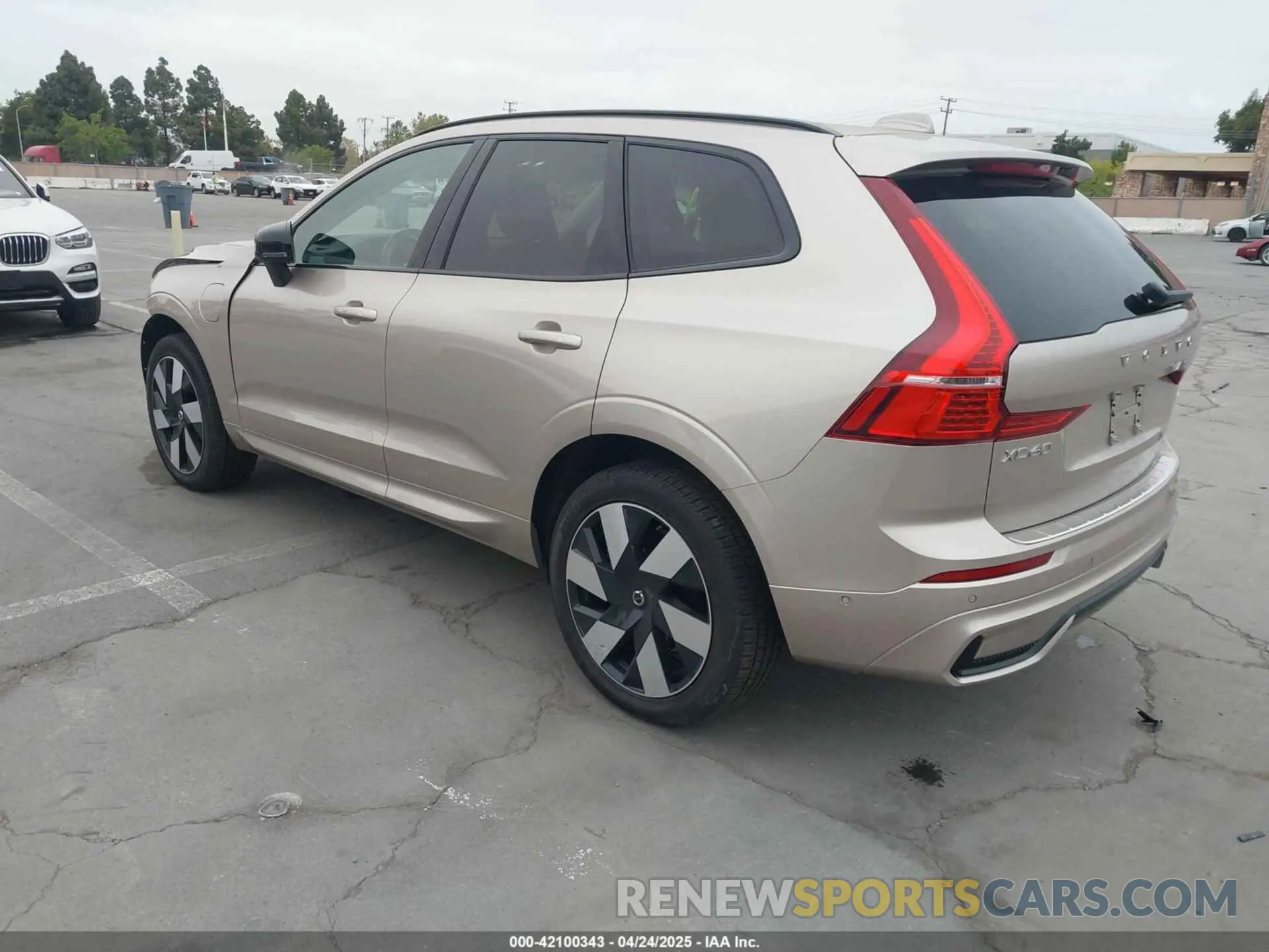 3 Photograph of a damaged car YV4H60RC7S1068305 VOLVO XC60 PLUG-IN HYBRID 2025