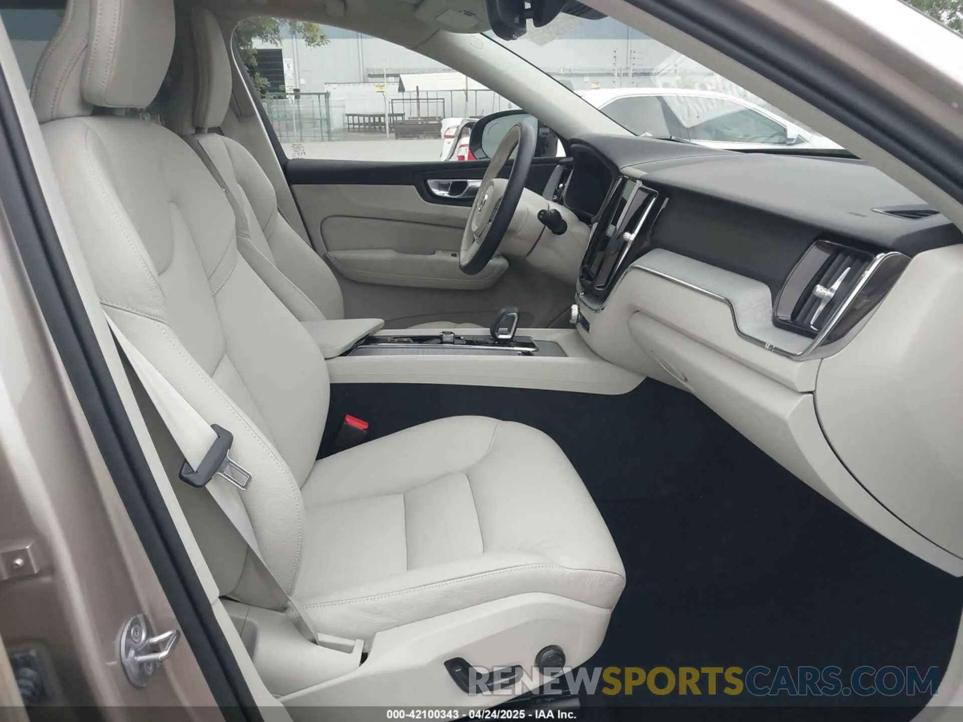 5 Photograph of a damaged car YV4H60RC7S1068305 VOLVO XC60 PLUG-IN HYBRID 2025