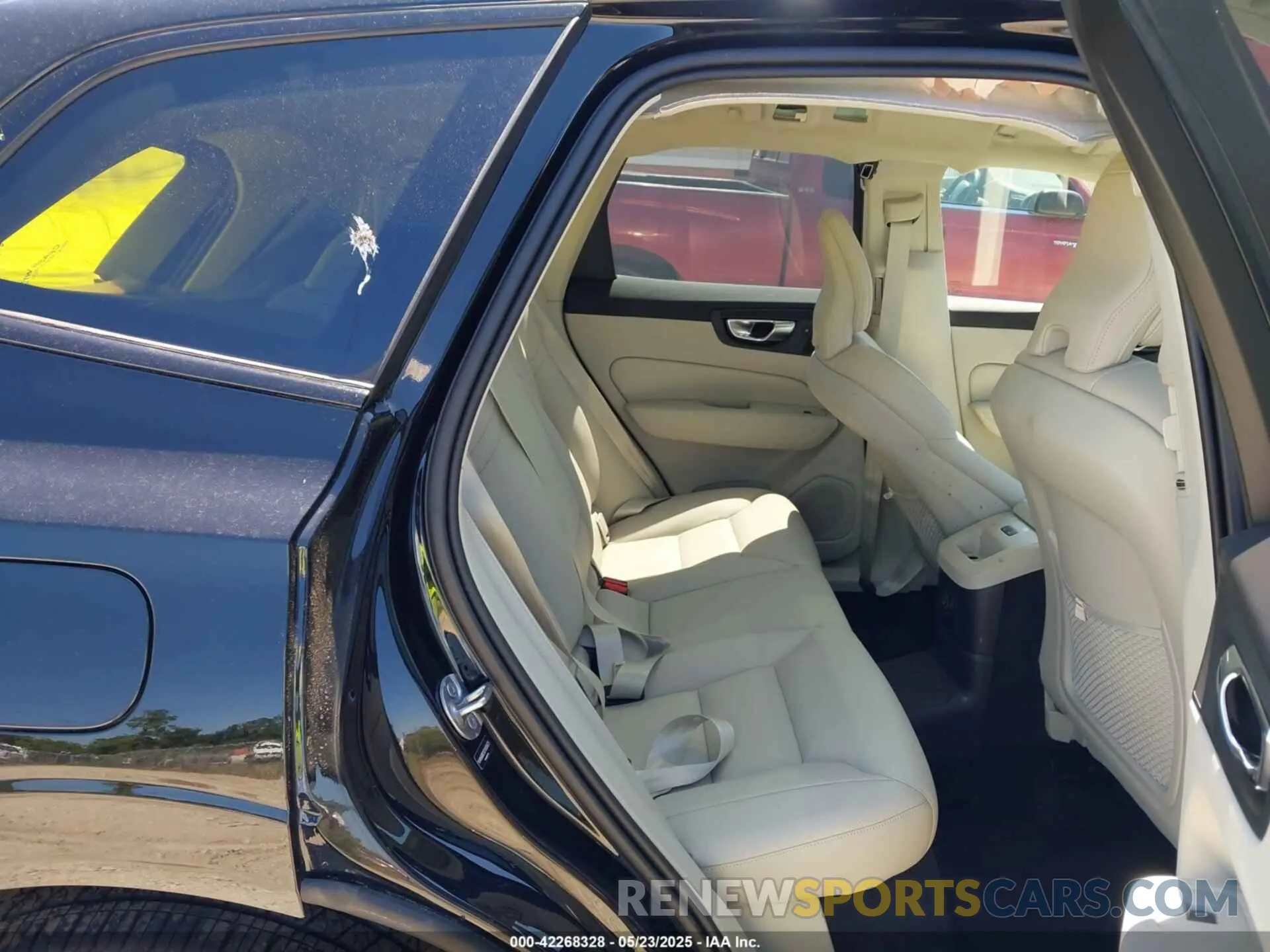8 Photograph of a damaged car YV4H60RC9S1056625 VOLVO XC60 PLUG-IN HYBRID 2025