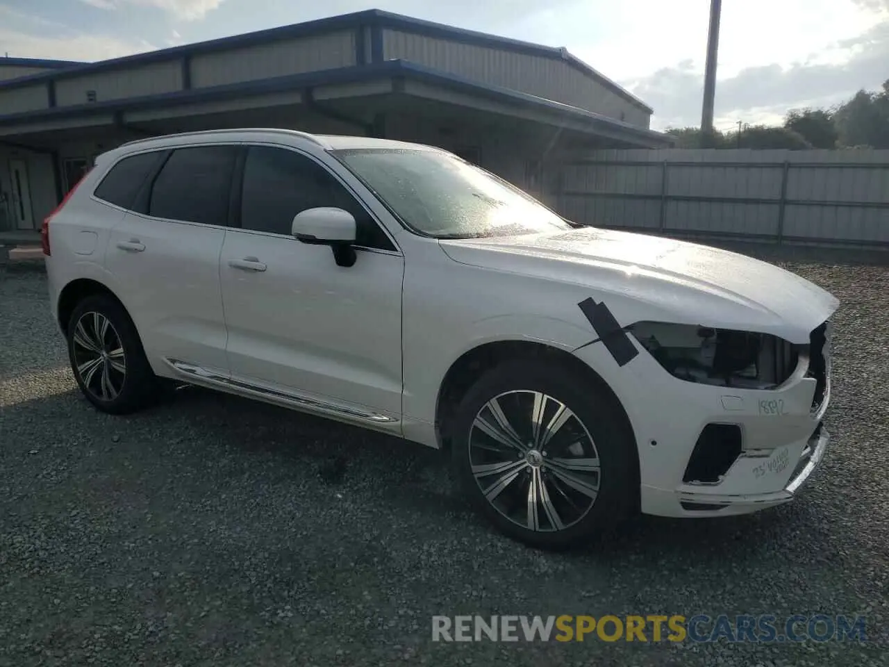 4 Photograph of a damaged car YV4H60DN5P1368960 VOLVO XC60 PLUS 2023