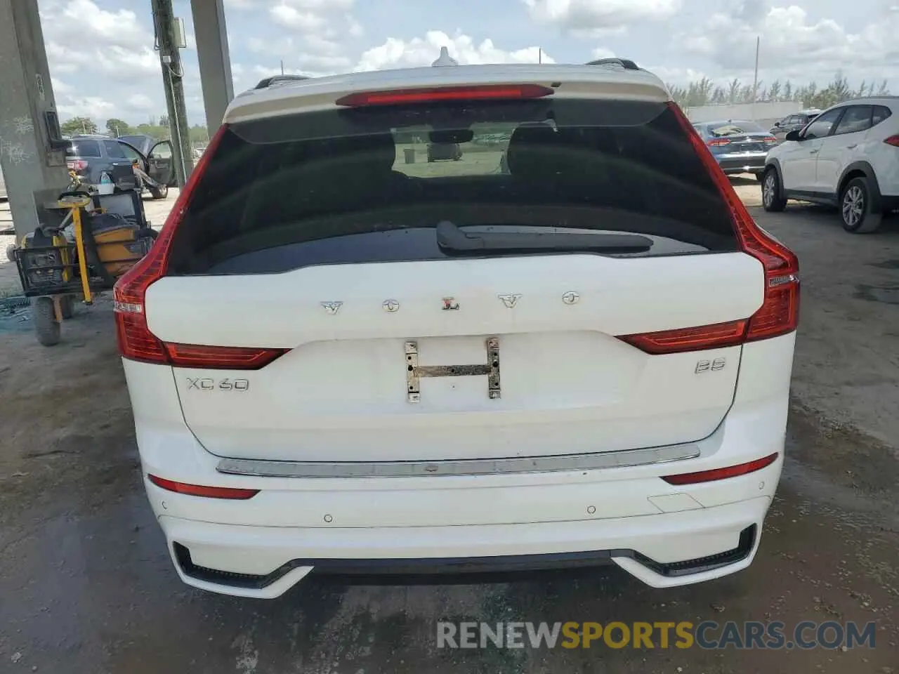 6 Photograph of a damaged car YV4L12DW9P1339457 VOLVO XC60 PLUS 2023