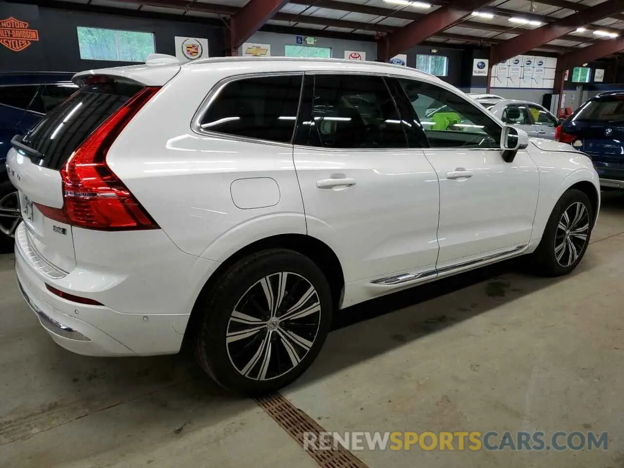 3 Photograph of a damaged car YV4L12RN4P1203379 VOLVO XC60 PLUS 2023