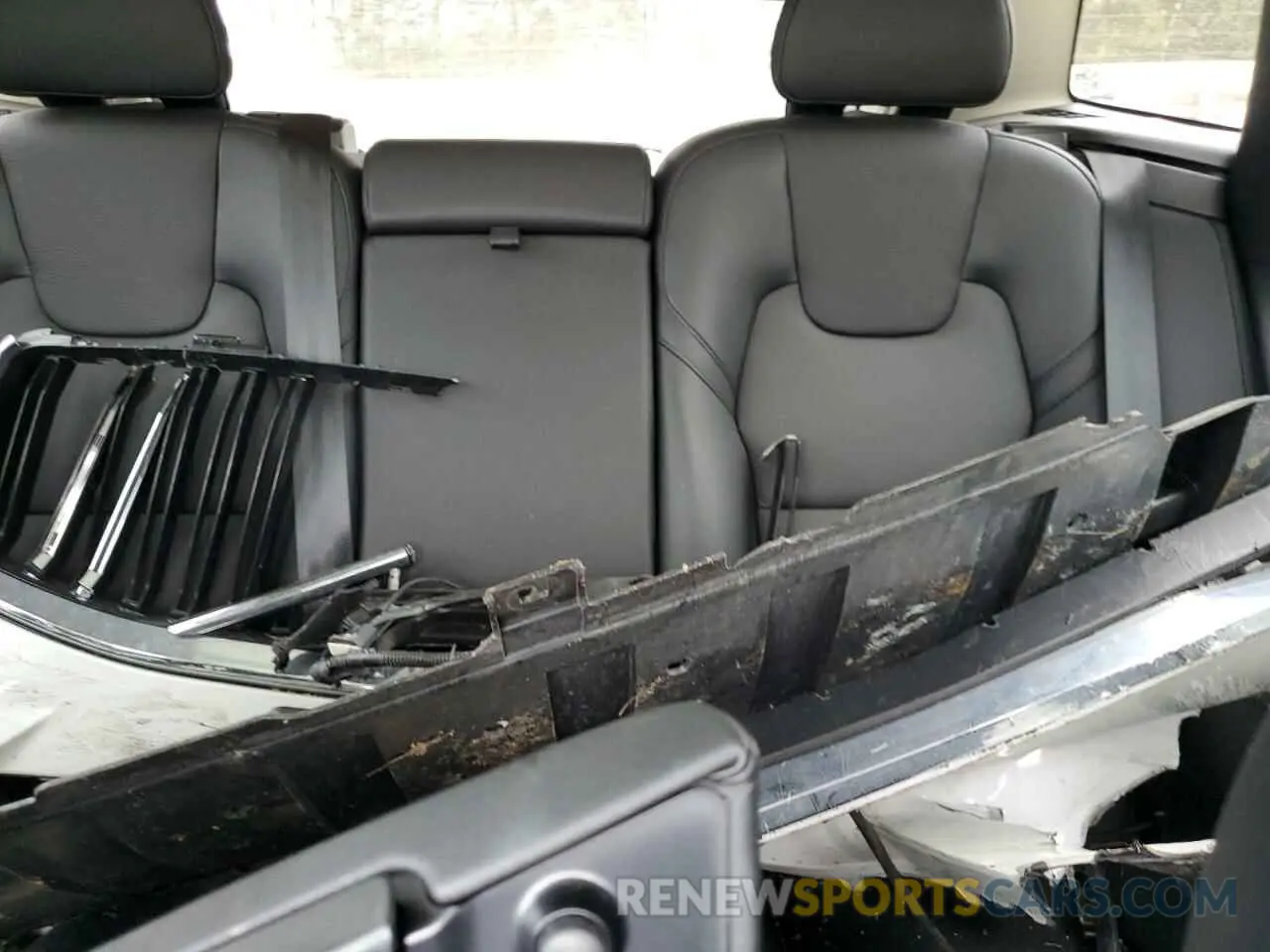 10 Photograph of a damaged car YV4L12RN6P1205313 VOLVO XC60 PLUS 2023