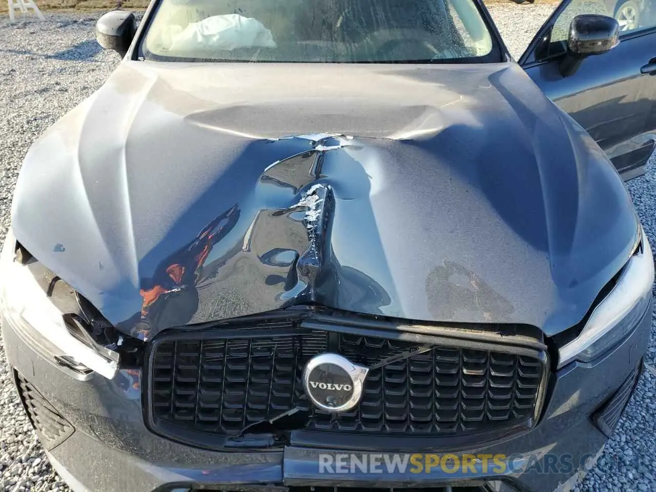 12 Photograph of a damaged car YV4H60DL3R1860775 VOLVO XC60 PLUS 2024