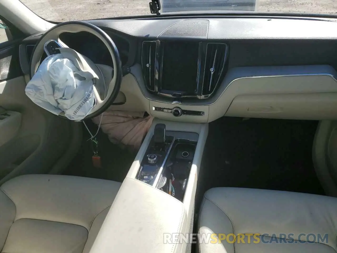 8 Photograph of a damaged car YV4L12RL1R1714128 VOLVO XC60 PLUS 2024