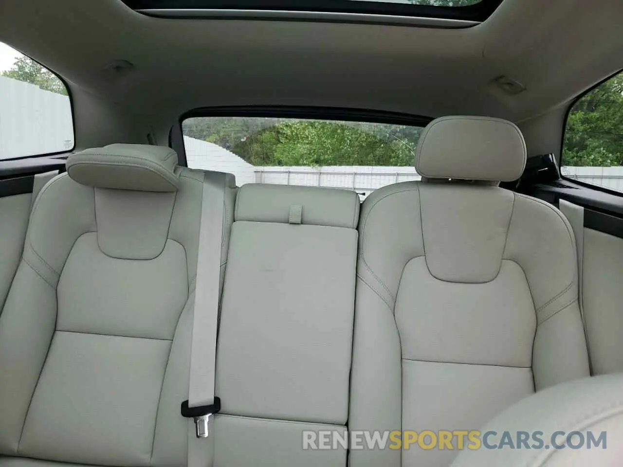 10 Photograph of a damaged car YV4L12RL1R1783966 VOLVO XC60 PLUS 2024