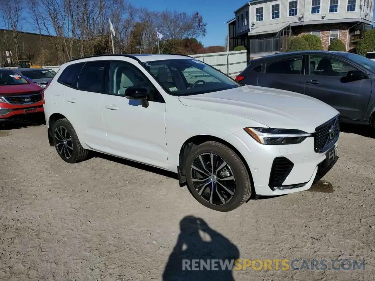 4 Photograph of a damaged car YV4L12RL1R1842594 VOLVO XC60 PLUS 2024
