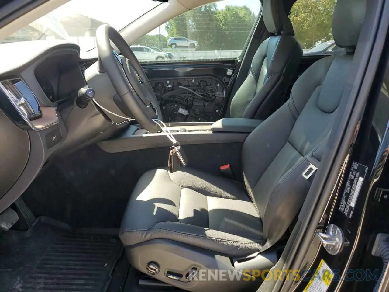 7 Photograph of a damaged car YV4L12RL1R1913339 VOLVO XC60 PLUS 2024