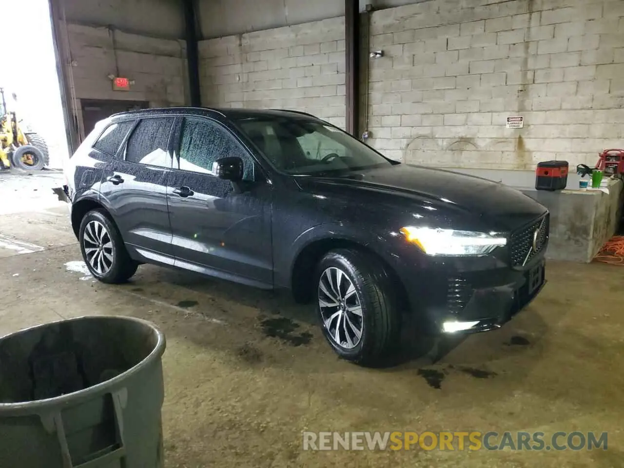 4 Photograph of a damaged car YV4L12RL2R1814156 VOLVO XC60 PLUS 2024