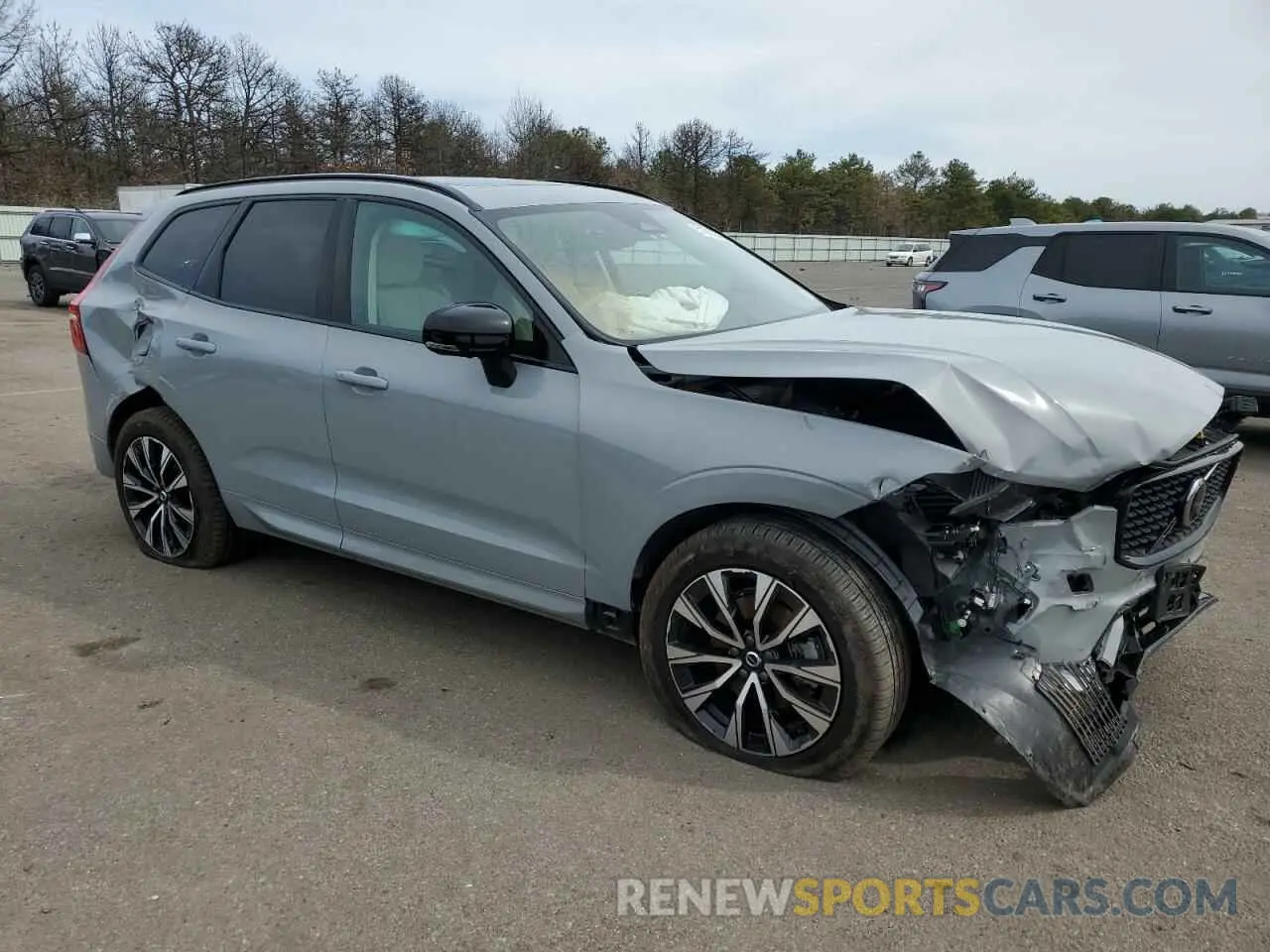 4 Photograph of a damaged car YV4L12RL3R1710498 VOLVO XC60 PLUS 2024