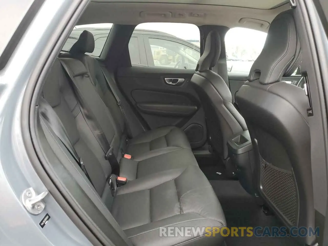 10 Photograph of a damaged car YV4L12RL8R1835609 VOLVO XC60 PLUS 2024