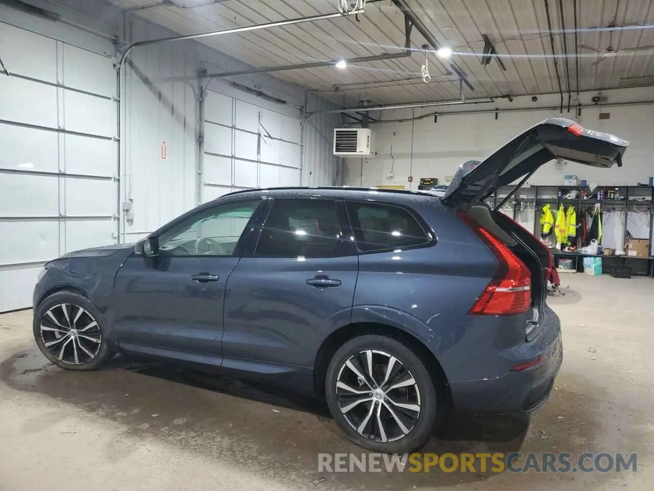 2 Photograph of a damaged car YV4L12RL8R1840793 VOLVO XC60 PLUS 2024