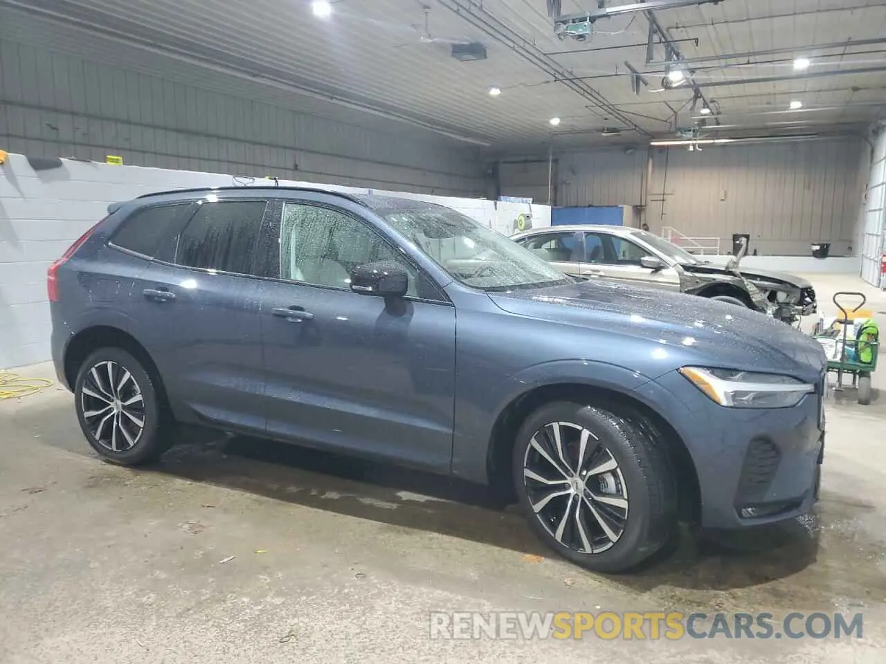 4 Photograph of a damaged car YV4L12RL8R1840793 VOLVO XC60 PLUS 2024