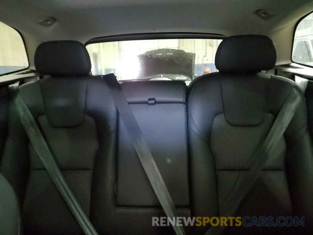 10 Photograph of a damaged car YV4L12RLXR1889557 VOLVO XC60 PLUS 2024