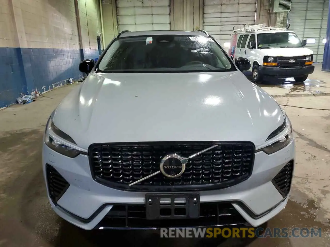 5 Photograph of a damaged car YV4L12RLXR1889557 VOLVO XC60 PLUS 2024